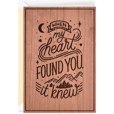Hallmark Tarjeta de aniversario de madera (dónde hemos estado, dónde vamos) Hallmark Tarjeta de aniversario de madera (dónde hemos estado, dónde vamos)