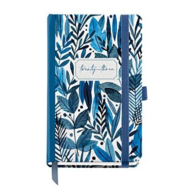 Miquelrius Agenda anual 2023, Día Página, Cubierta rígida, Encuadernación cosida, Español, Inglés y Portugués, Color Blue Jungle, Tamaño Passport 90 x 140 mm Miquelrius Agenda anual 2023, Día Página, Cubierta rígida, Encuadernación cosida, Español, Inglés y Portugués, Color Blue Jungle, Tamaño Passport 90 x 140 mm