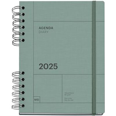 Miquelrius Agenda 2025 Anual 155x213 mm, Día Página, Cubierta Cartón Forrado, Papel Sostenible 100 g/m², Cierre Goma, Español, Inglés y Portugués, Verde Miquelrius Agenda 2025 Anual 155x213 mm, Día Página, Cubierta Cartón Forrado, Papel Sostenible 100 g/m², Cierre Goma, Español, Inglés y Portugués, Verde