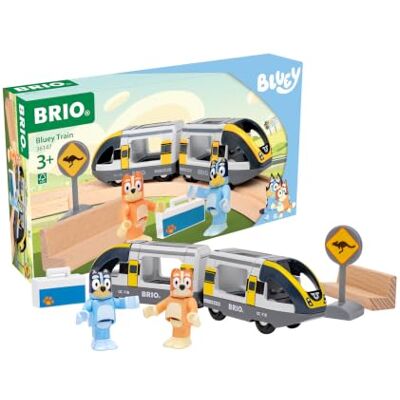 Brio World Tren de Juguete Bluey, Bluey Juguetes para Niños 3 Años tren de Bluey con locomotora, vagón y figuras de Bluey y Bingo. Juguete para niños desde 3 años. Brio World Tren de Juguete Bluey, Bluey Juguetes para Niños 3 Años tren de Bluey con locomotora, vagón y figuras de Bluey y Bingo. Juguete para niños desde 3 años.