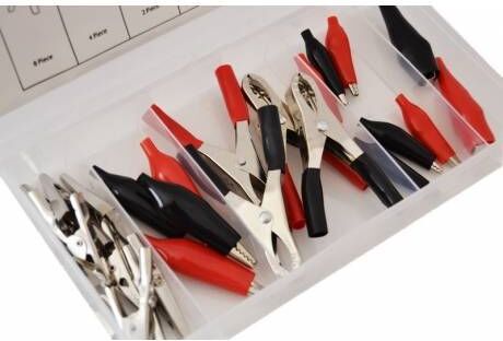 Juego de 24 pinzas de cocodrilo variadas. Juego de 24 pinzas de cocodrilo variadas.