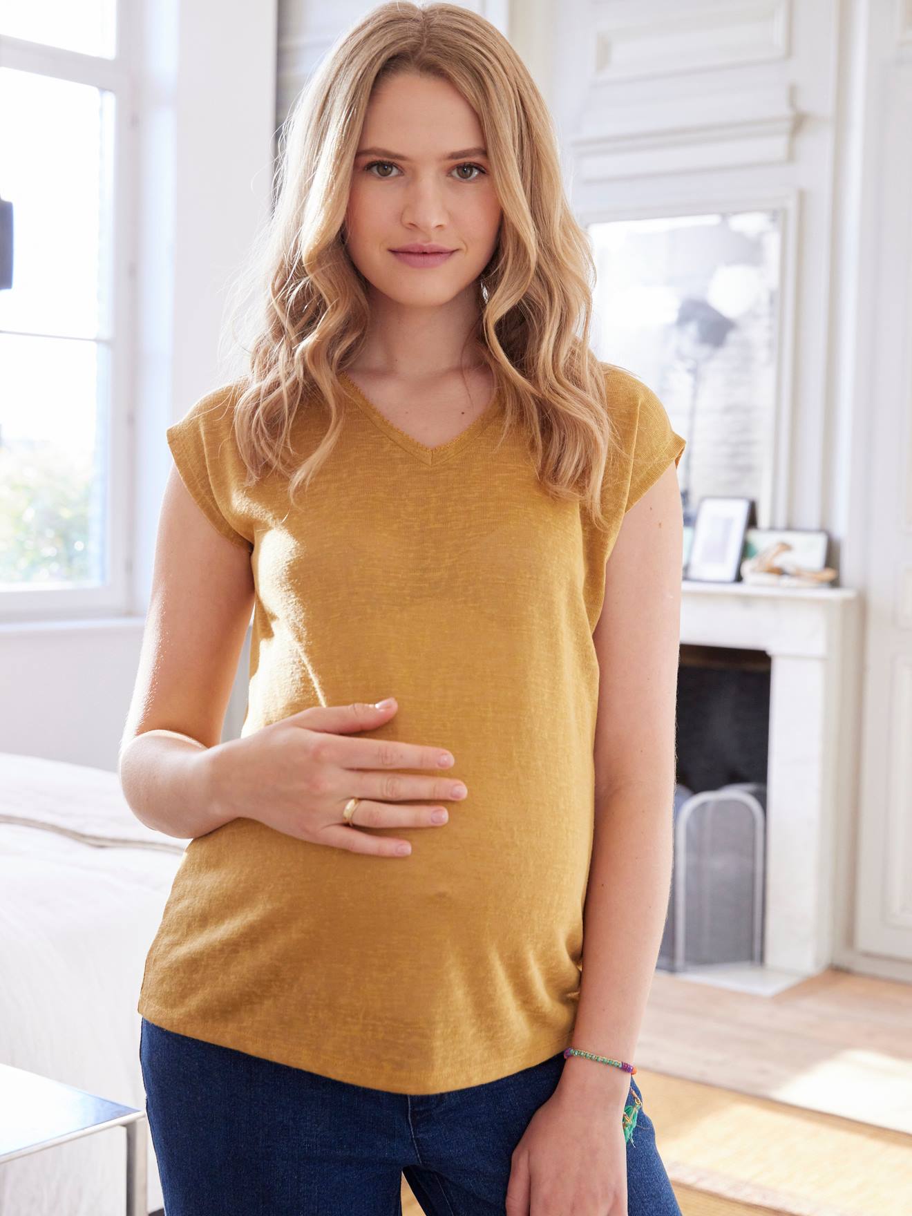 VERTBAUDET Camiseta de lino y algodón con cuello de pico para embarazo azafrán