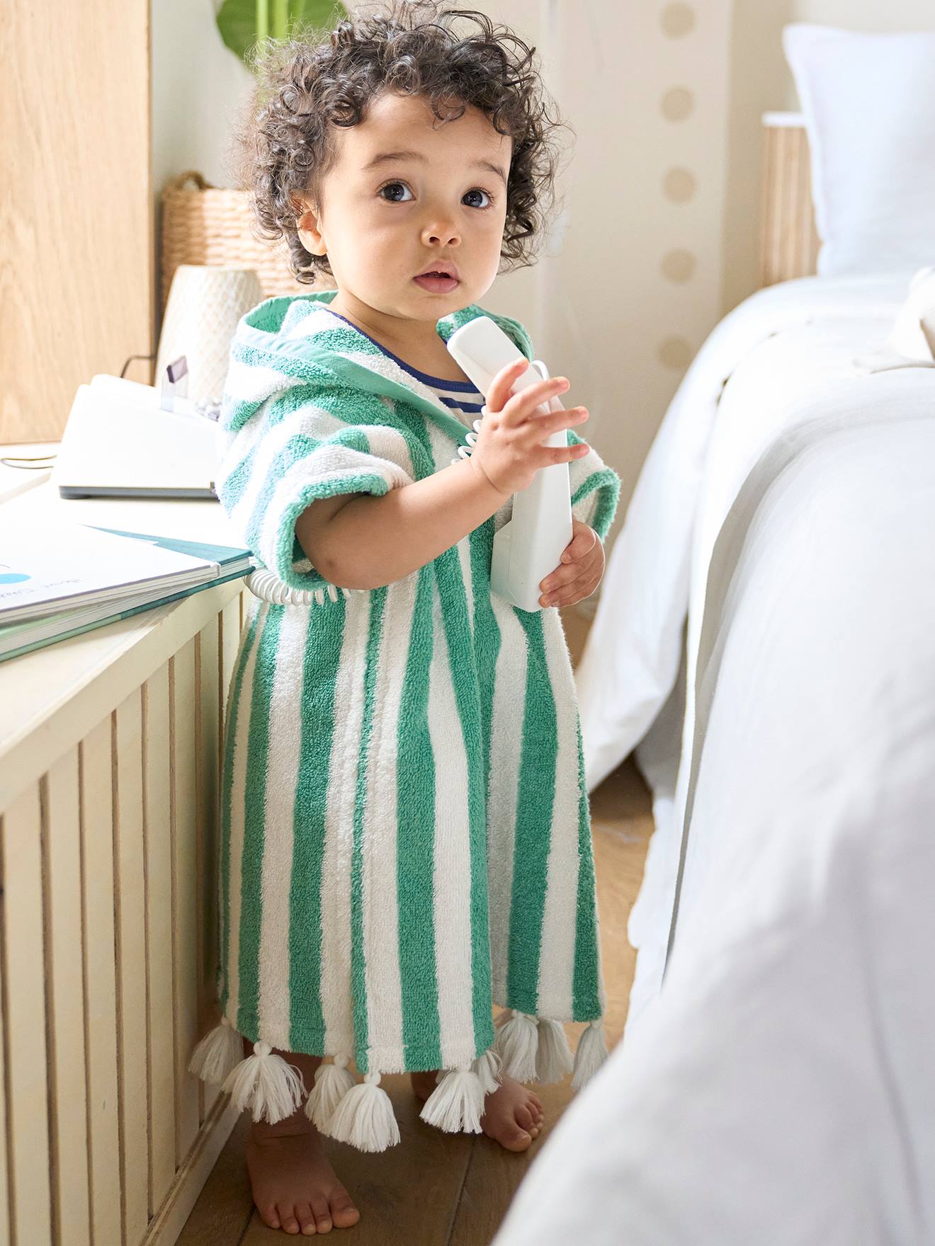 VERTBAUDET Poncho de baño a rayas, para bebé, personalizable verde medio metalizado