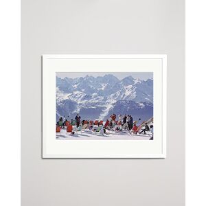 Sonic Editions Framed Slim Aarons Lounging in Verbier - Musta - Size: One size - Gender: men