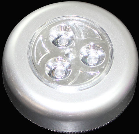 3 LED valaisin tarrakiinnityksellä 3 LED valaisin tarrakiinnityksellä