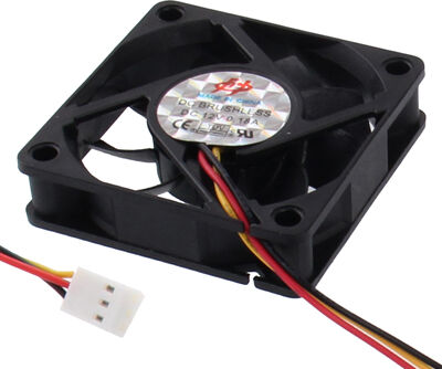 Tarvike Kotelotuuletin 60x60x25mm, 3-nap. Tarvike Kotelotuuletin 60x60x25mm, 3-nap.