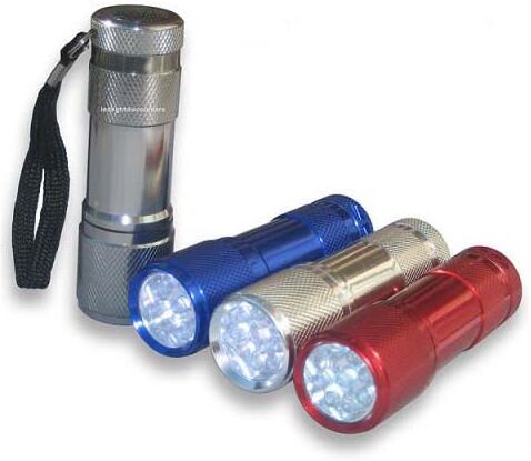 Tarvike LED-käsivalaisin 9 Lediä (taskulamppu) Tarvike LED-käsivalaisin 9 Lediä (taskulamppu)