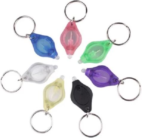 Avaimenperä kirkkaalla LED-valolla Avaimenperä kirkkaalla LED-valolla