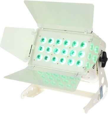 Stairville HL-x18 W QCL Rgbw Flood 18x8W Stairville HL-x18 W QCL Rgbw Flood 18x8W