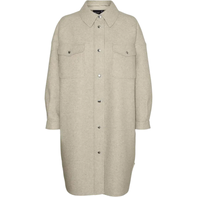 Vero Moda Curve VMCVince long boxy paitatakki - Naiset - Size: 50 Vero Moda Curve VMCVince long boxy paitatakki - Naiset - Size: 50