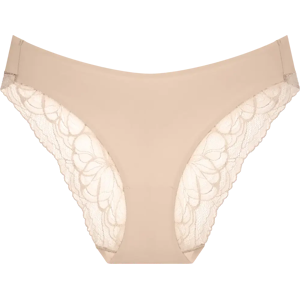 Triumph Body Make-Up Illusion Lace Tai alushousut - Naiset - Size: 38 Triumph Body Make-Up Illusion Lace Tai alushousut - Naiset - Size: 38