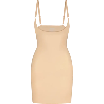 BYE BRA Sculpting Open Bust muotoileva alusmekko - Naiset - Size: S BYE BRA Sculpting Open Bust muotoileva alusmekko - Naiset - Size: S