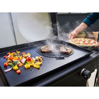Char-Broil Versa-Tile 2-Polttimen Kaasugrilli Tummalla Grilli- ja Pizza-uunilla Char-Broil Versa-Tile 2-Polttimen Kaasugrilli Tummalla Grilli- ja Pizza-uunilla