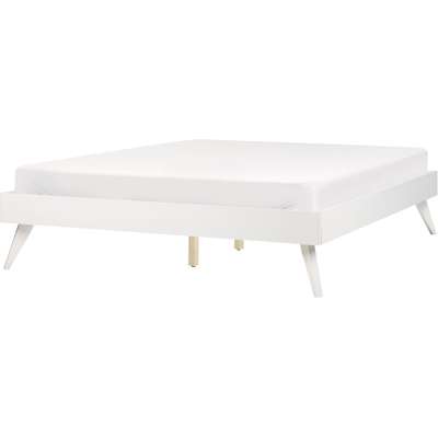 Beliani Valkoinen MDF Sänky - Skandinaavinen Minimalistinen Muotoilu - 140x200 cm Beliani Valkoinen MDF Sänky - Skandinaavinen Minimalistinen Muotoilu - 140x200 cm