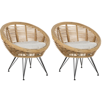 Beliani Setti 2 Puutarhatuolia - Luonnollinen Rattan - Vaalea Beigesävy - Sisä- ja Ulkokäyttöön - Boho-tyyli Beliani Setti 2 Puutarhatuolia - Luonnollinen Rattan - Vaalea Beigesävy - Sisä- ja Ulkokäyttöön - Boho-tyyli