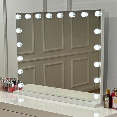 Bright Beauty® Valaistu meikkipeili – Hollywood-peili – 80 × 60 cm – 18 LED-valoa – 3 valon väriä – Himmennettävä – Älykäs kosketus – USB-latausportti – Valkoinen Bright Beauty® Valaistu meikkipeili – Hollywood-peili – 80 × 60 cm – 18 LED-valoa – 3 valon väriä – Himmennettävä – Älykäs kosketus – USB-latausportti – Valkoinen