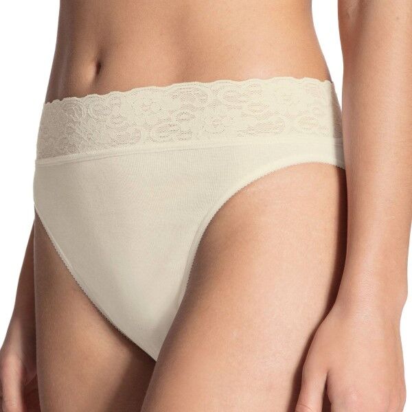 Calida Lycraspitze Slip - Champagne 134  - Size: 21901 - Color: Samppanja 134 Calida Lycraspitze Slip - Champagne 134  - Size: 21901 - Color: Samppanja 134