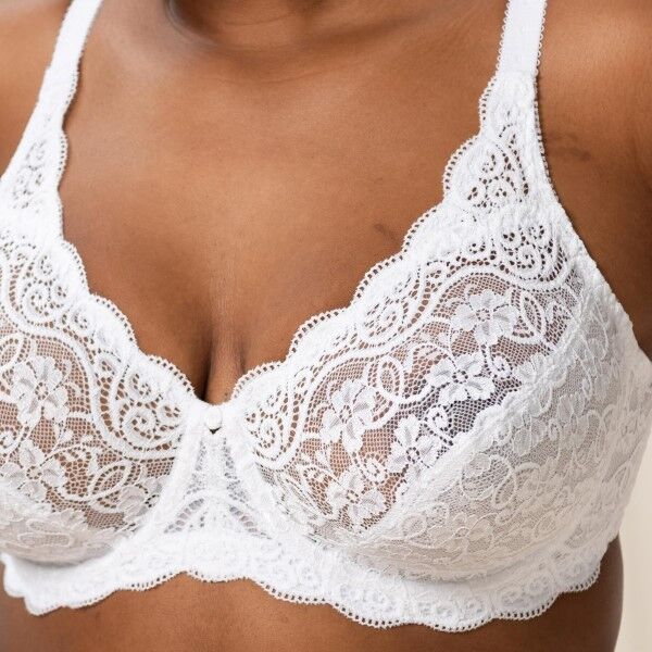 Triumph Amourette 300 W Liivit - White  - Size: 10166797 - Color: valkoinen Triumph Amourette 300 W Liivit - White  - Size: 10166797 - Color: valkoinen