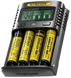 Nitecore UM4 älykäs akkulaturi Nitecore UM4 älykäs akkulaturi