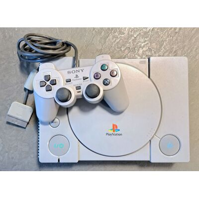 Sony Playstation Classic pelikonsoli (yksi ohjain) (Käytetty) Sony Playstation Classic pelikonsoli (yksi ohjain) (Käytetty)