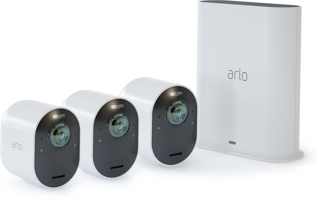 Arlo Ultra tukiasema ja 3 turvakameraa