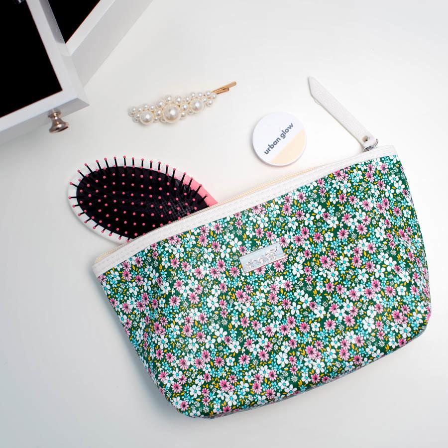 Shela`s Shelas Toilettilaukku ─ Flowers Shela`s Shelas Toilettilaukku ─ Flowers