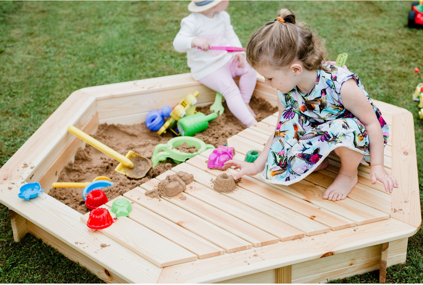 Hiekkalaatikko kannella 130x130 cm Hiekkalaatikko kannella 130x130 cm