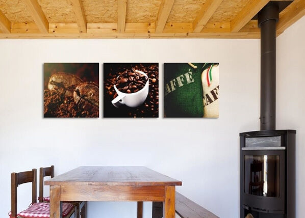 Kolmeosainen taulu Aromatic coffee Kolmeosainen taulu Aromatic coffee