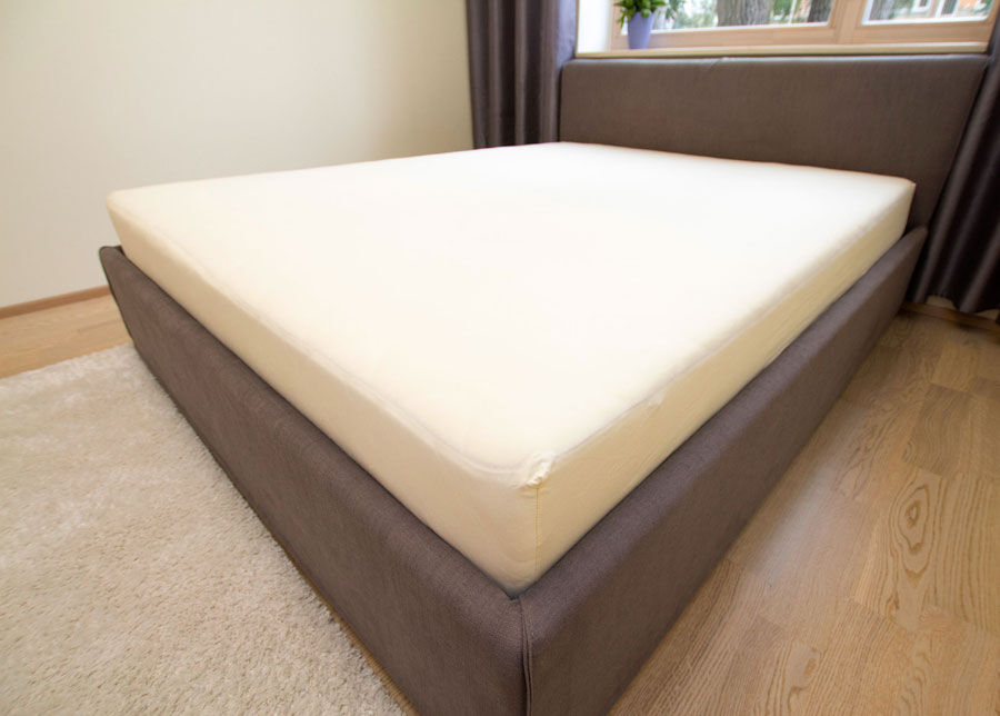 Muotoonommeltu satiinilakana 120x200 cm Muotoonommeltu satiinilakana 120x200 cm