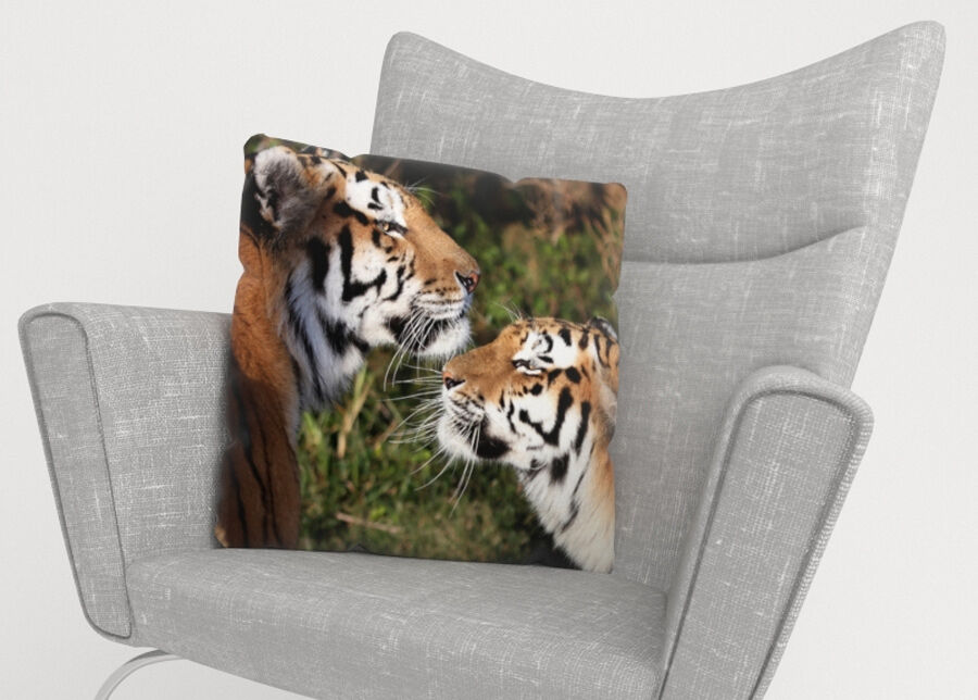 Koristetyynyliina Tigers Devotion 40x40 cm Koristetyynyliina Tigers Devotion 40x40 cm
