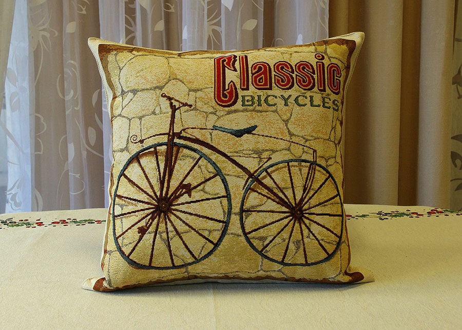 Gobeliinikankainen koristetyyny POLKUPYÖRÄ 45x45 cm Gobeliinikankainen koristetyyny POLKUPYÖRÄ 45x45 cm