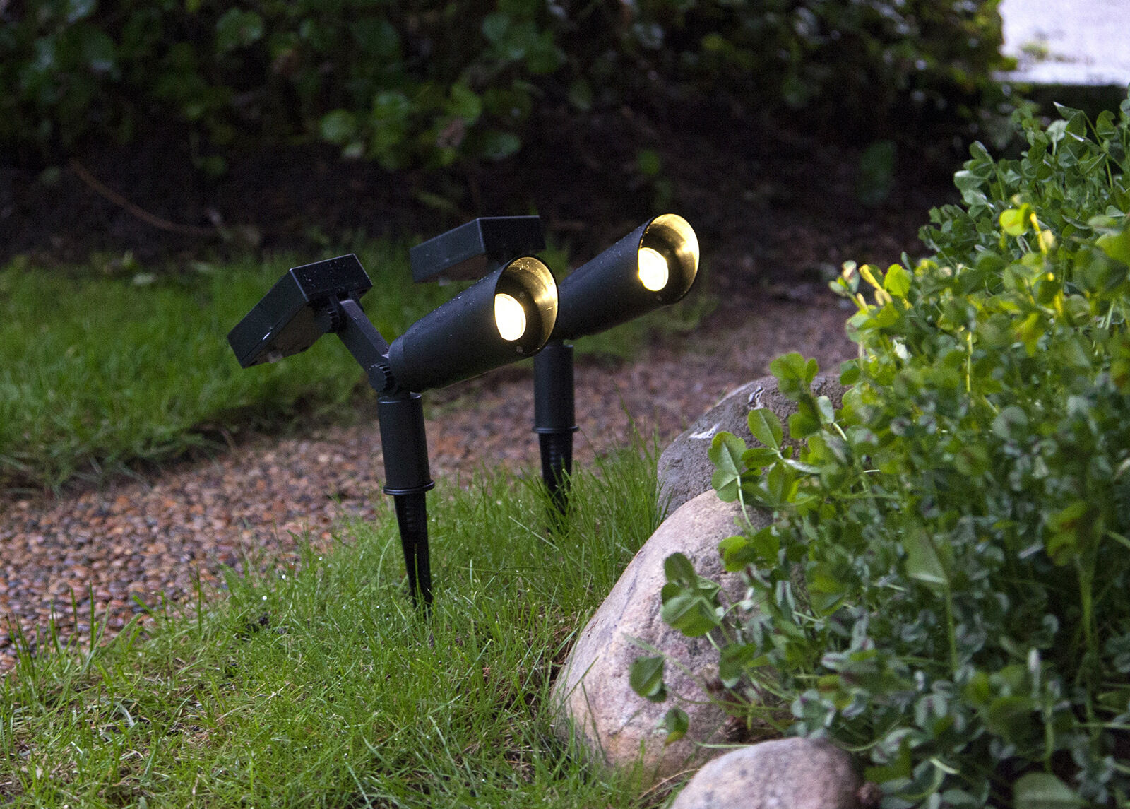 Aurinkokenno puutarhavalot (2 kpl) Aurinkokenno puutarhavalot (2 kpl)