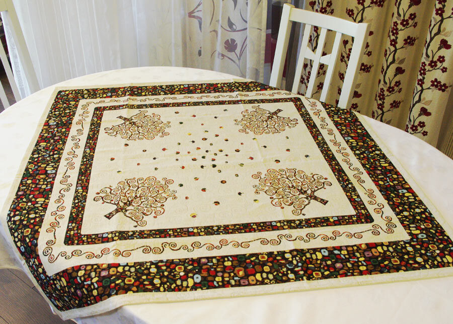 Gobeliinikankainen pöytäliina ART 100x100 cm Gobeliinikankainen pöytäliina ART 100x100 cm