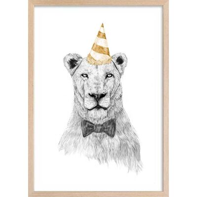 Hexoa Affiche enfant lionne en fête avec cadre bois 40x60 cm Jaune 40x60x2cm - Publicité Hexoa Affiche enfant lionne en fête avec cadre bois 40x60 cm Jaune 40x60x2cm - Publicité