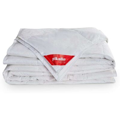 Pikolin Home Couette Nordique premium 220x220cm 92% Duvet 4 saisons Lit 135/140 Blanc 220x5x220cm - Publicité Pikolin Home Couette Nordique premium 220x220cm 92% Duvet 4 saisons Lit 135/140 Blanc 220x5x220cm - Publicité