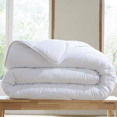 Becquet Couette très chaude en polyester blanc 200x200cm Blanc 200x1x200cm - Publicité Becquet Couette très chaude en polyester blanc 200x200cm Blanc 200x1x200cm - Publicité