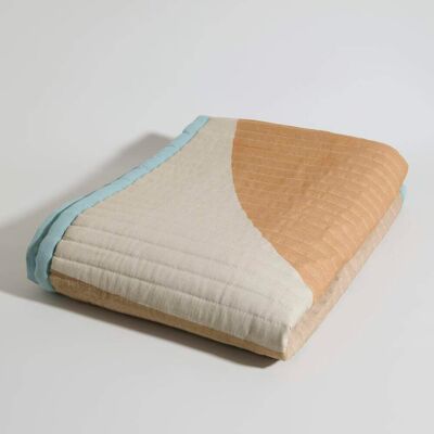 Maisons du Monde Boutis en coton tricolore surpiqué et imprimé 100x200 Beige 100x200cm - Publicité Maisons du Monde Boutis en coton tricolore surpiqué et imprimé 100x200 Beige 100x200cm - Publicité