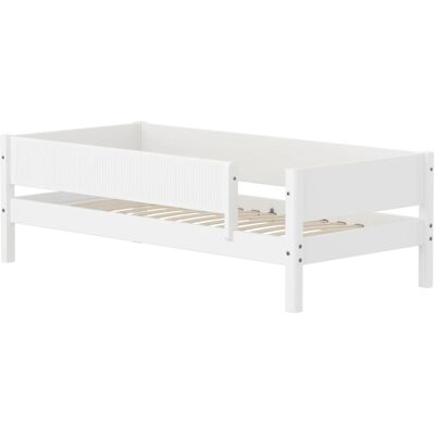 Flexa Banquette-lit avec barrière de sécurité effet bois blanc 90x200cm Blanc 210x67x101cm - Publicité Flexa Banquette-lit avec barrière de sécurité effet bois blanc 90x200cm Blanc 210x67x101cm - Publicité