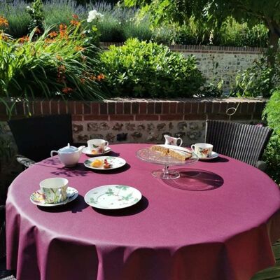 Nappe ronde ou ovale en coton prune Fleur de Soleil - Publicité Nappe ronde ou ovale en coton prune Fleur de Soleil - Publicité