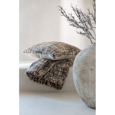 J-line Plaid en polyester marron 180x130cm Marron 180x1x130cm - Publicité J-line Plaid en polyester marron 180x130cm Marron 180x1x130cm - Publicité