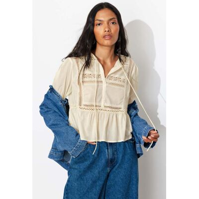 Promod Blouse détail dentelle Femme Ecru 42 - Publicité Promod Blouse détail dentelle Femme Ecru 42 - Publicité