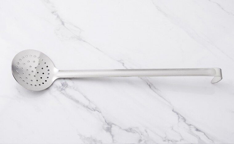 Matfer Bourgeat Ecumoire monobloc inox Diamètre 8 cm Matfer Bourgeat Ecumoire monobloc inox Diamètre 8 cm