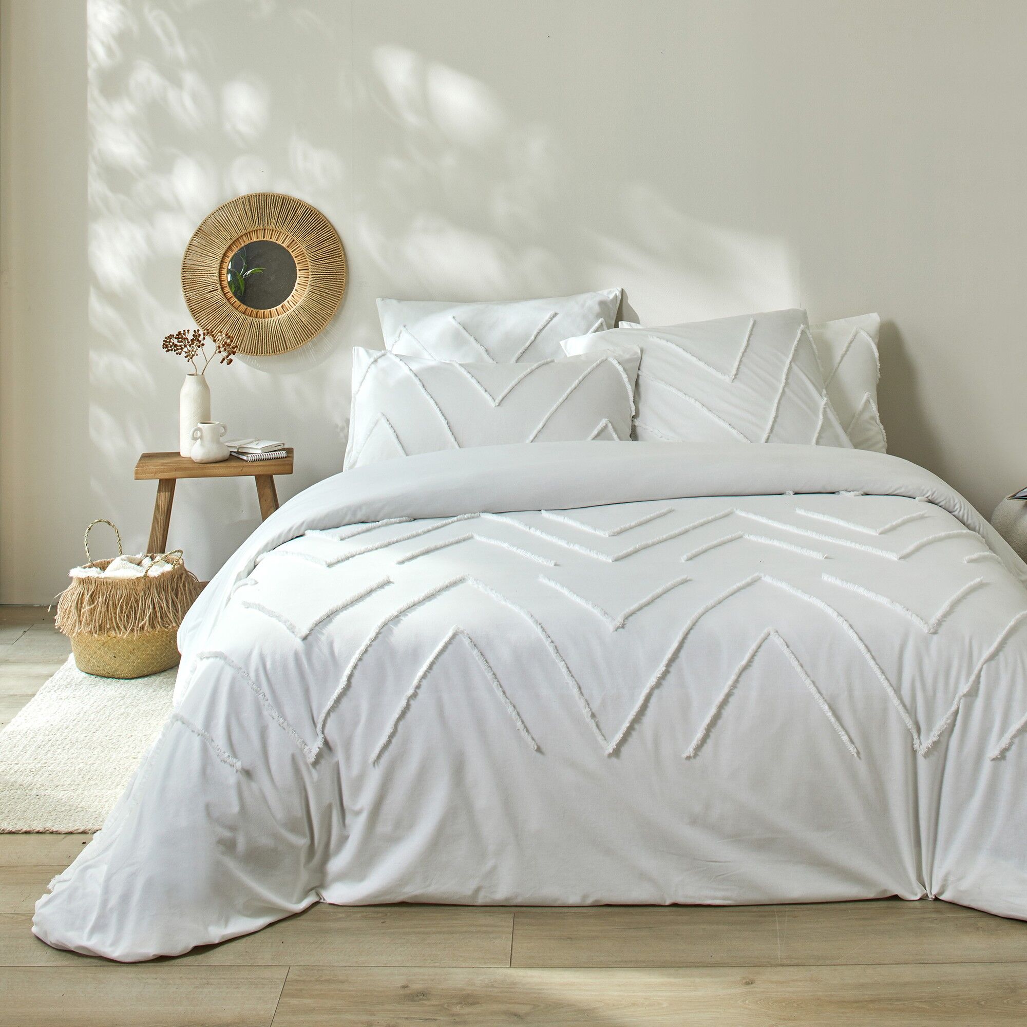 Linge de lit Amezia en coton lavé finition tufté en relief - Taie D'oreiller Forme Sac : 63x63cm - Blanc - ColombineUn style sobre et naturel pour une ambiance bohème chic avec ce linge de lit Amezia de Colombine® en coton lavé tufté reliéfé. Son motif gé