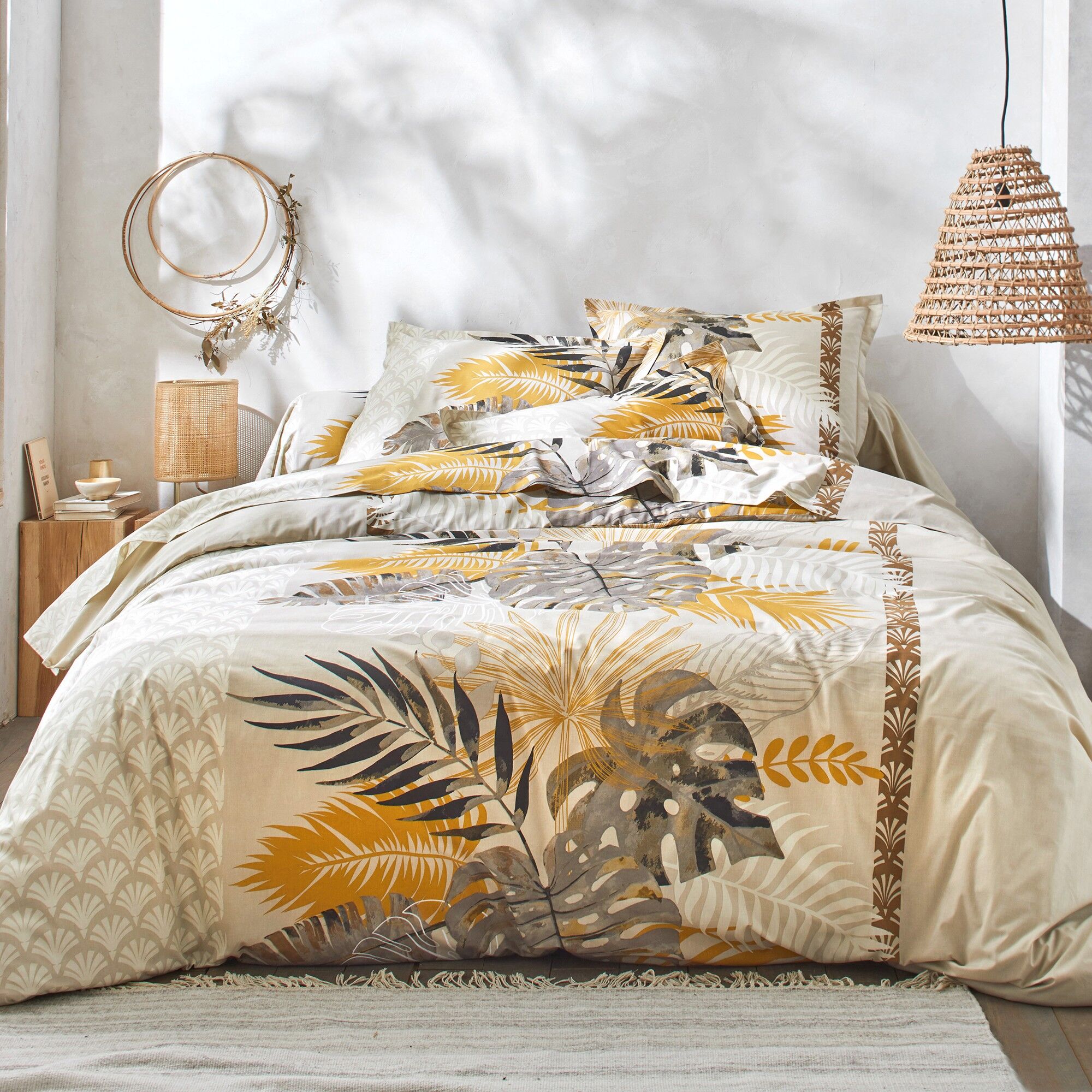 Linge de lit Cayenne en coton imprimé feuilles de palmiers - Taie D'oreiller Volant Plat : 65x65cm - Beige - ColombineEvasion tropicale à l'horizon : se plonger dans la tendance jungle pour créer une bulle de nature autour de soi... Réalisez vos envies dé