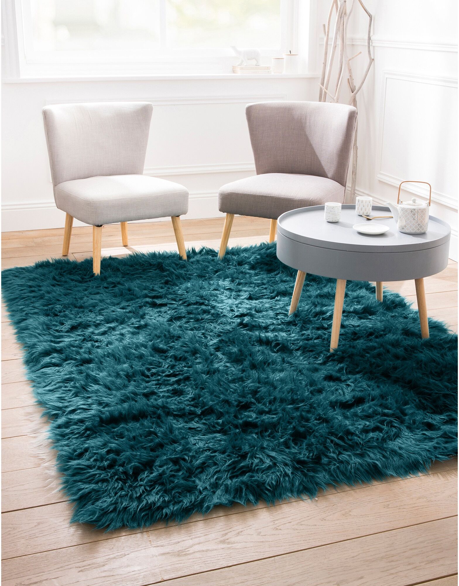 Tapis poils longs - BlancheporteHyper confortable, tendance et chaleureux, ce tapis à poils longs trouvera vite sa place dans votre intérieur. Séjour, chambre, couloir ou entrée ? A vous de choisir.Tapis : 50x80cmVert