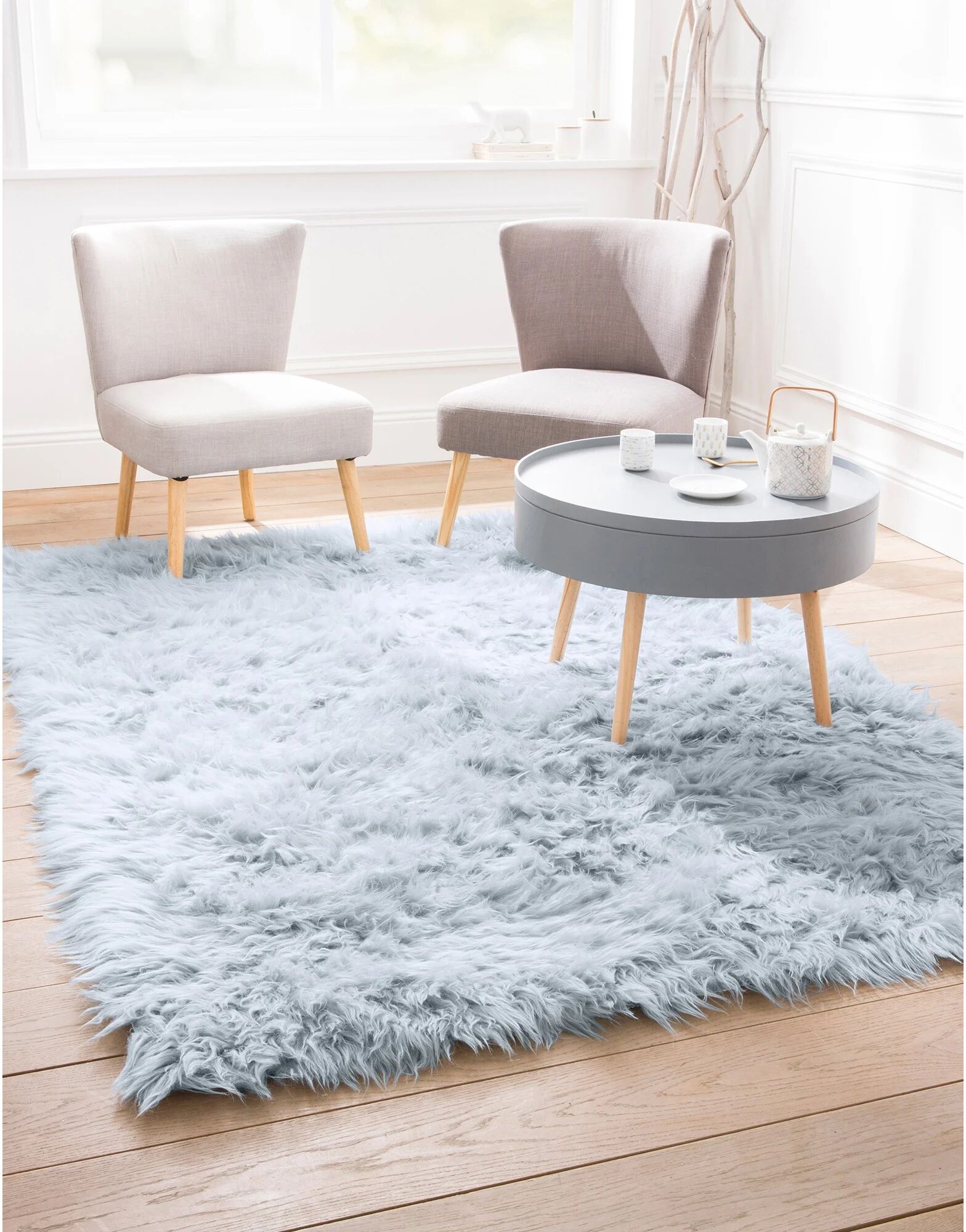 Tapis poils longs - BlancheporteHyper confortable, tendance et chaleureux, ce tapis à poils longs trouvera vite sa place dans votre intérieur. Séjour, chambre, couloir ou entrée ? A vous de choisir.Tapis : 50x80cmBleu