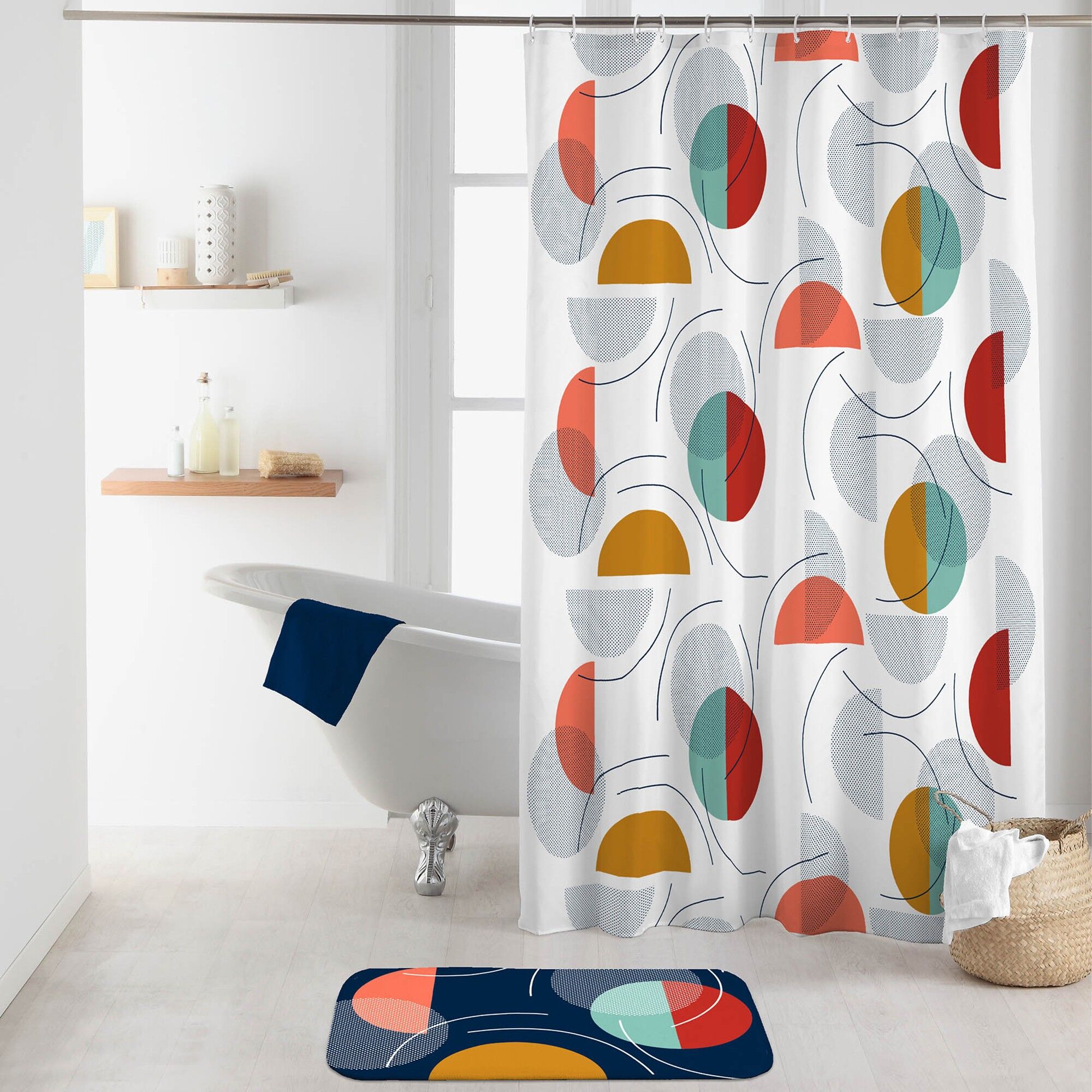 Rideau de douche imprimé graphique - BlancheporteGraphique et coloré, ce rideau de douche apportera une jolie touche déco à votre salle de bain et préservera votre sol des éclaboussures !UnitéImprimé