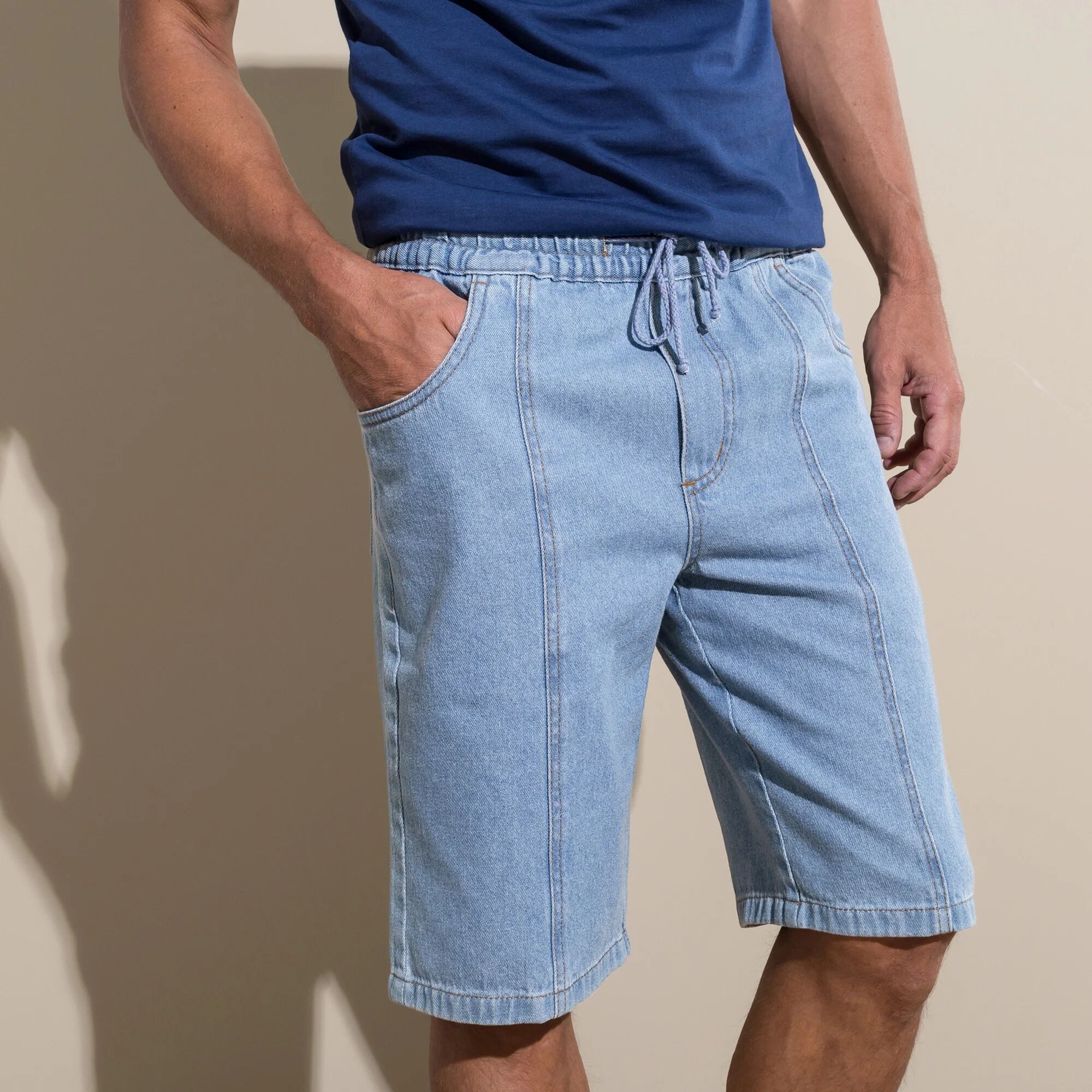 Bermuda denim léger taille élastiquée - BlancheporteDenim léger, tomber parfait et ceinture élastiquée pour plus de confort, ce short résume à merveille votre envie de bien-être... Avec un tee-shirt en coton, vous êtes parés pour une belle balade !40Bleu