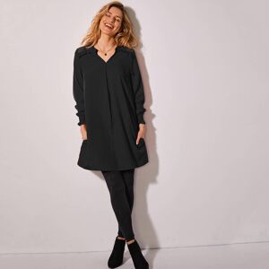 Jolie dentelle dis moi qui est la plus belle ? Forcément vous dans cette tunique au tomber parfait, où les détails mode se bousculent pour vous donner envie de la porter sans modération avec un legging comme un jean ! image