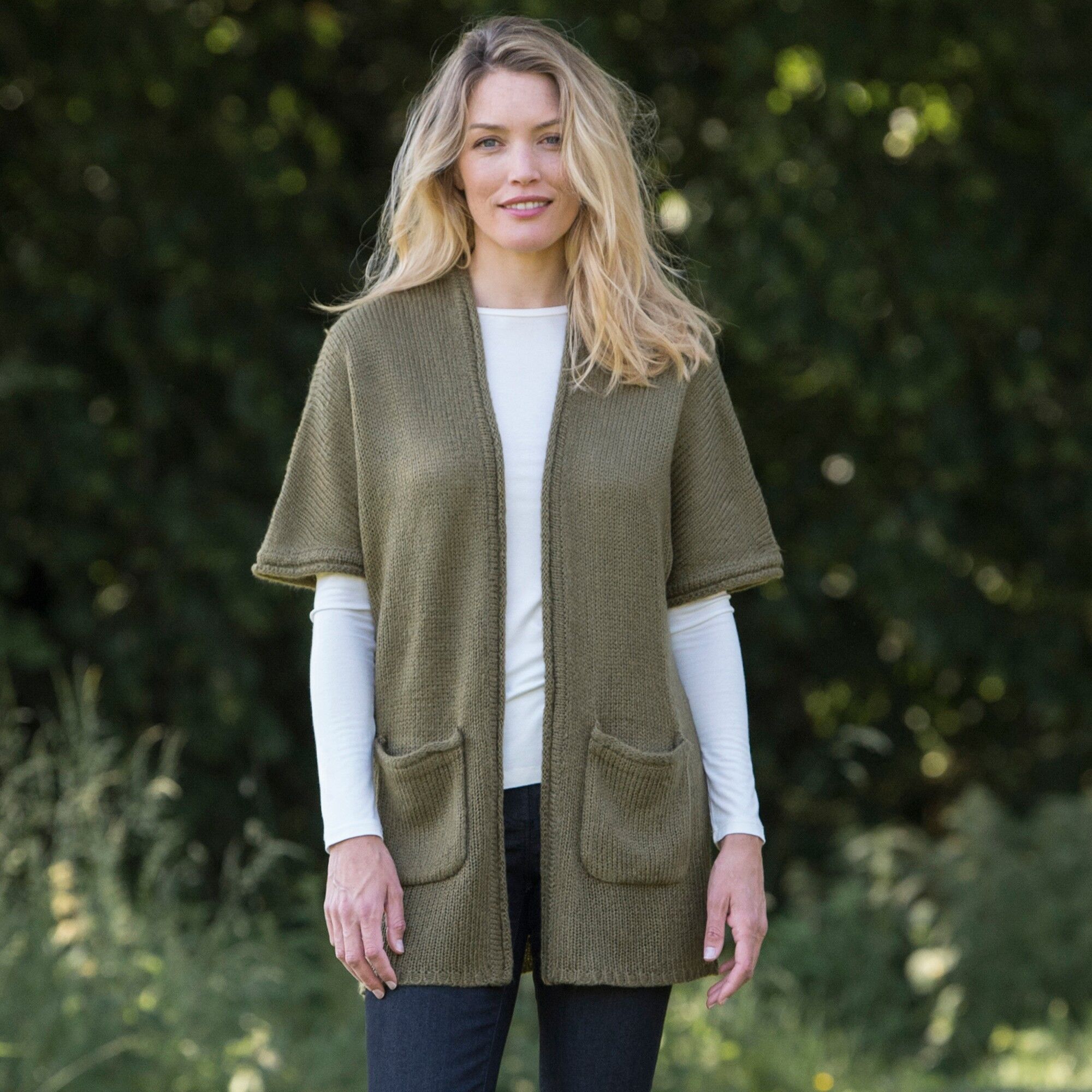 Gilet long ouvert manches courtes toucher mohair - BlancheporteDe la douceur et du style avec ce gilet à porter ouvert en superposition sur un tee-shirt ou une liquette pour être pile dans la tendance. On le porte comme un accessoire mode qui relève une t